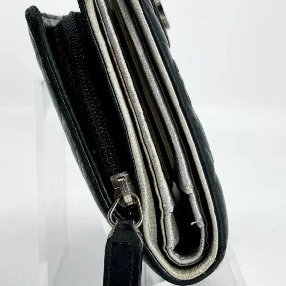 Chanel Camellia Compact Black Bi-fold wallet - Picture 5 of 11